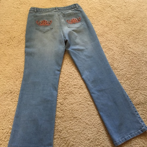 Embroidered pocket Jeans