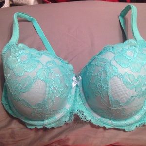 Victoria's Secret Body Demi Bra