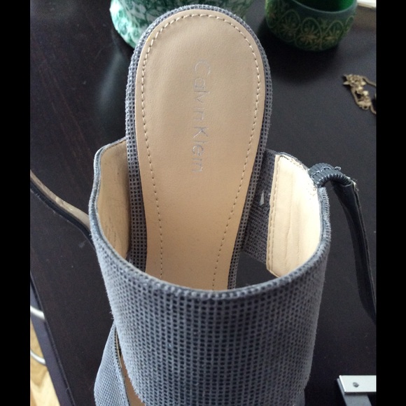 Calvin Klein stilettos - Picture 3 of 4