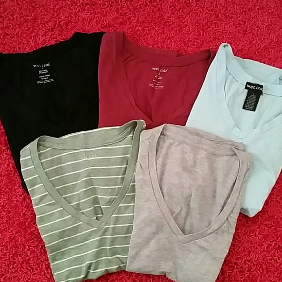 V-neck tshirt bundle