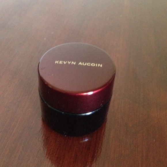 Kevyn Aucoin The Sensual Skin Makeup 07