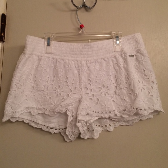 Hollister Co. white eyelet elastic short - size L