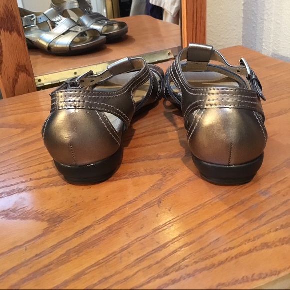 Sandals - Picture 4 of 4