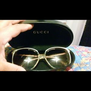 AUTHENTIC BEAUTIFUL GUCCI SUN GLASSES W/CASE