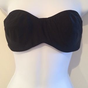 Black strapless bra