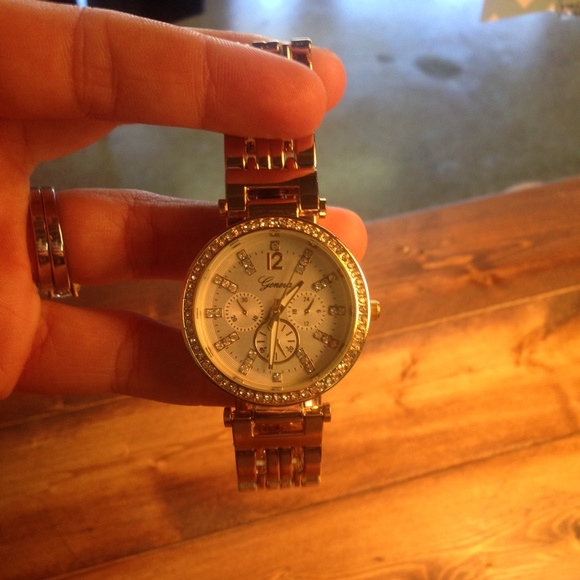 Watch - Picture 2 of 4