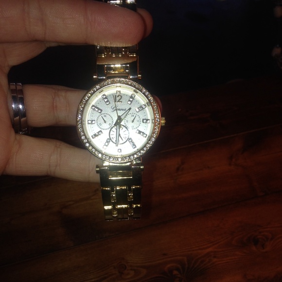 Watch - Picture 3 of 4