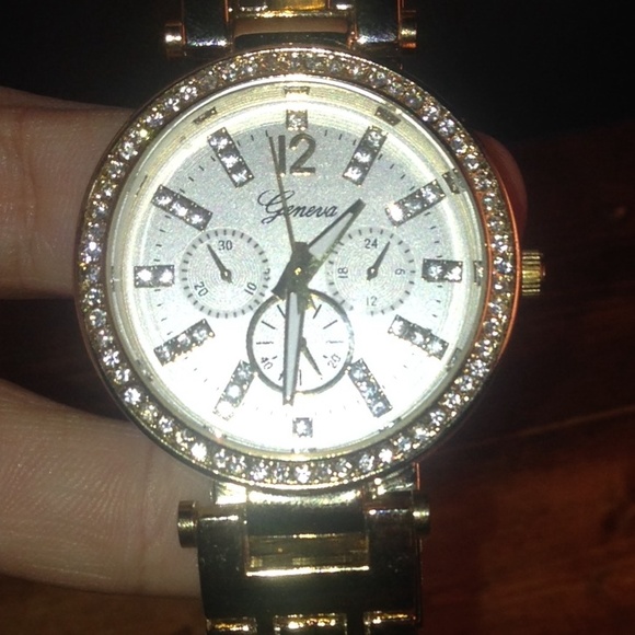 Watch - Picture 4 of 4