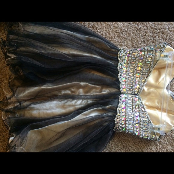 Short silver, gold & black homecoming dress - Picture 3 of 4