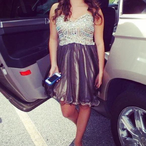 Short silver, gold & black homecoming dress - Picture 4 of 4