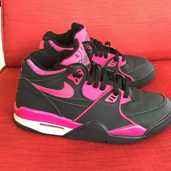 Black & Pink Air Flights