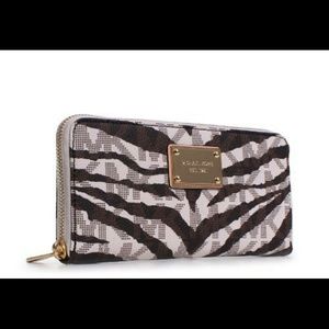 In search of this wallet!!