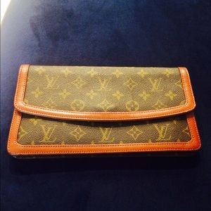 Vintage Louis Vuitton Dame 29 Clutch