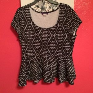 Black Aztec print peplum top. Size 2x