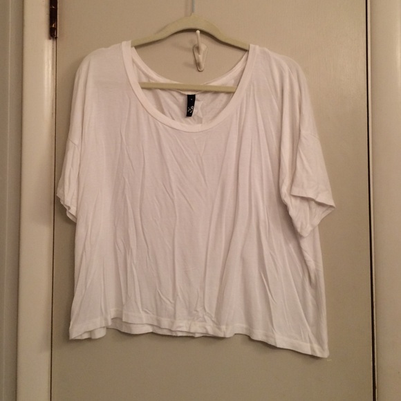 white boxy tee size M