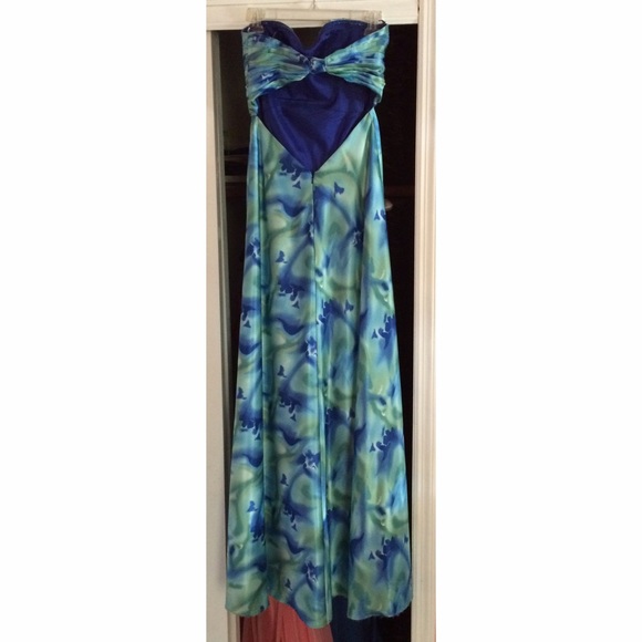 Prom Dress - Picture 2 of 3