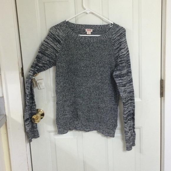 Mossimo Large sweater - Picture 2 of 4