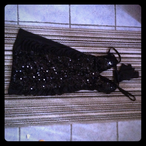 Black sparkle dress open back