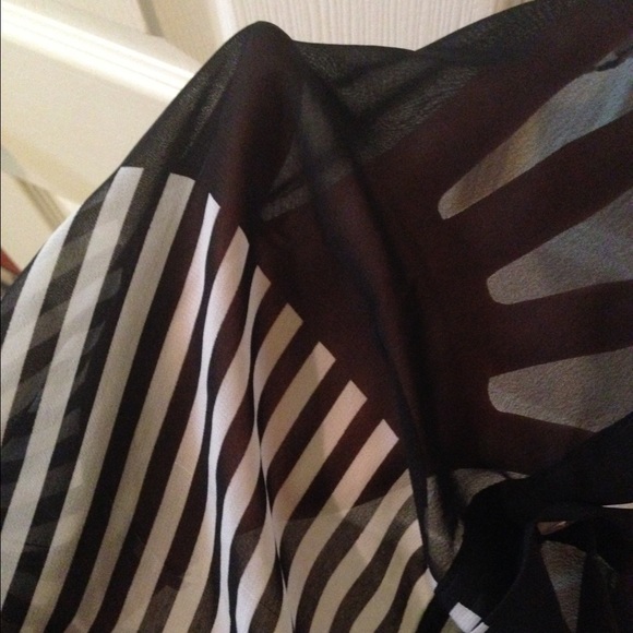 Stripped button up - Picture 3 of 3