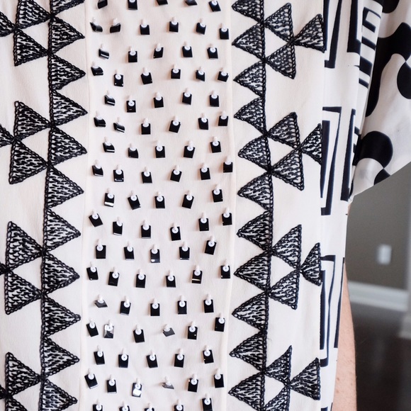 DVF black and white low back top 10 - Picture 3 of 4