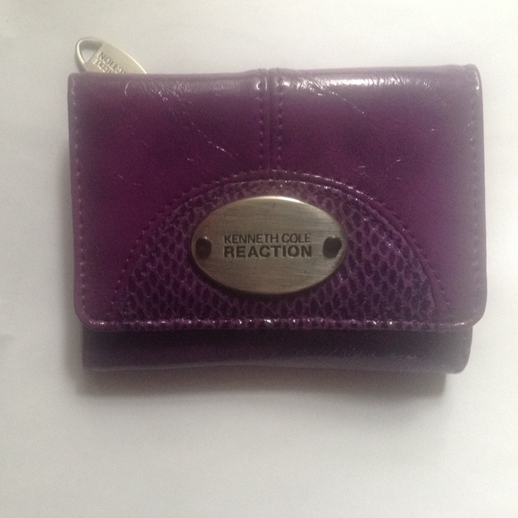 Kenneth Cole reaction purple wallet