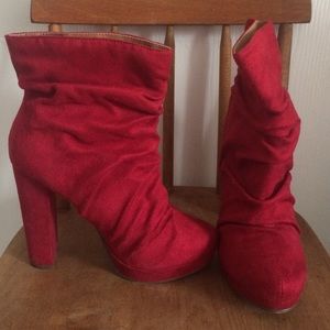 Brick scrunchy booties with chunky heel