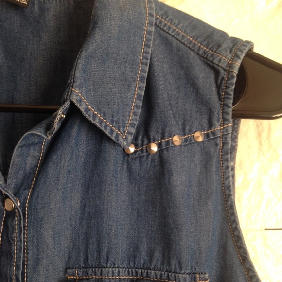 F21 • Denim Top - Picture 2 of 3