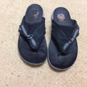 Earth Spirit adjustable strap flip flops.