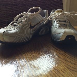 New Nike Max Air gym shoes