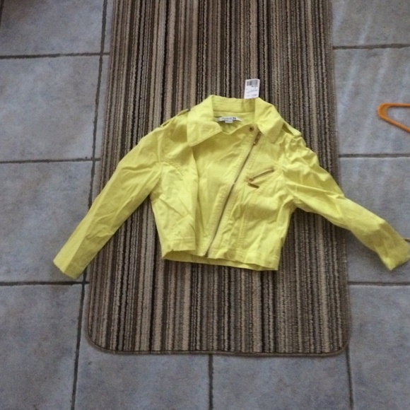 Forever 21 neon yellow zip up shorter