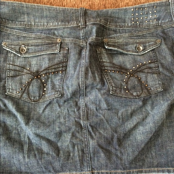 💥SOLD💥 Denim skirt - Picture 3 of 4