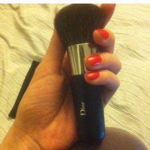 dior backstage brush kabuki