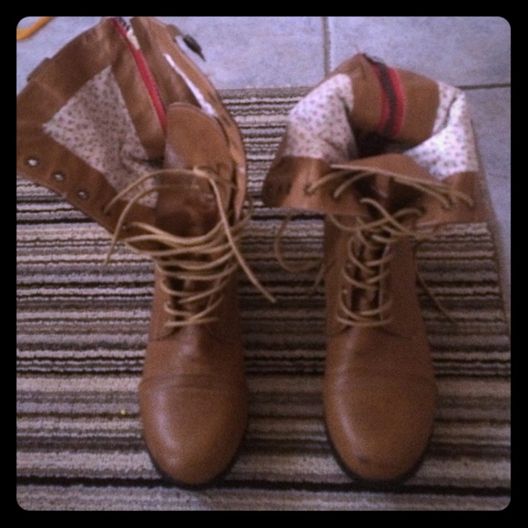 Size 10 combat boots tan