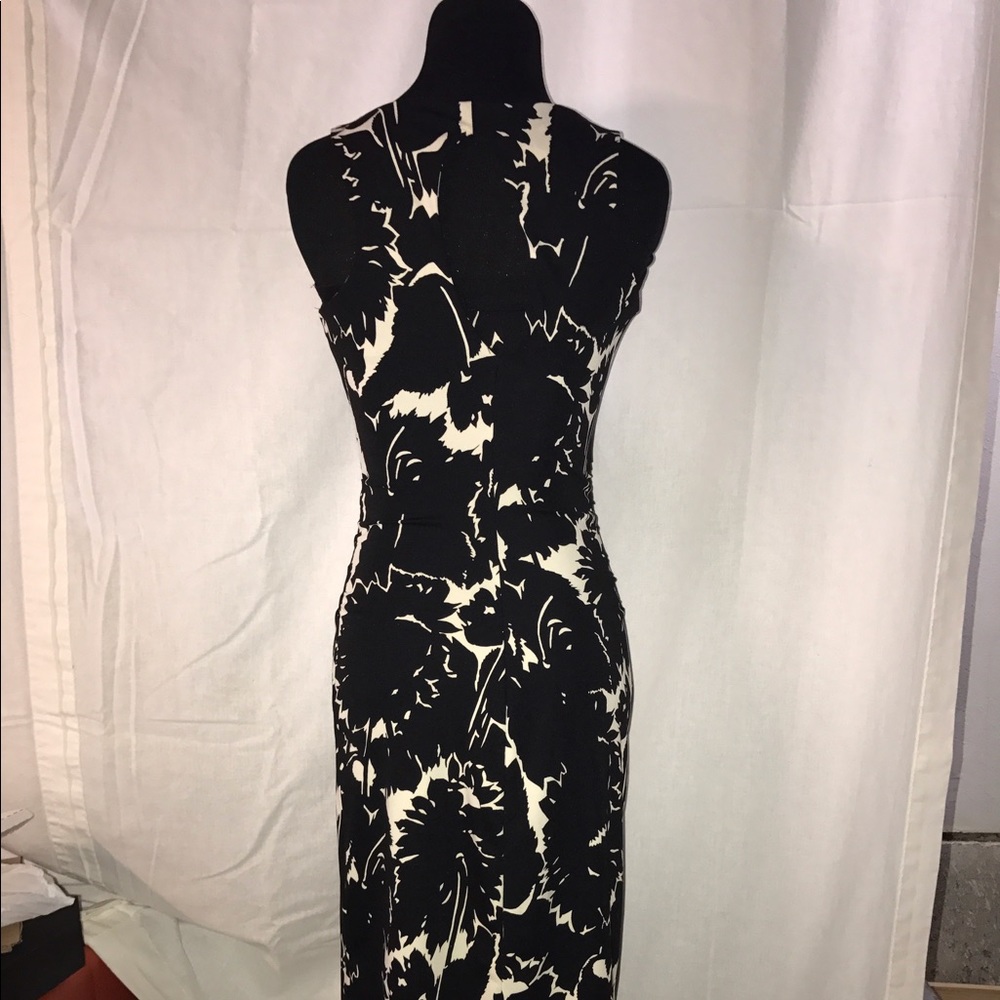 Express Black and White Floral pattern Keyhole