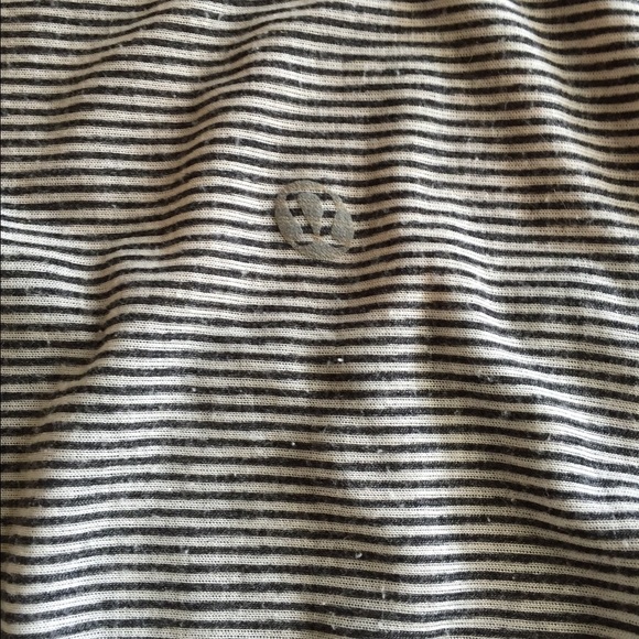 ❌SOLD❌Lululemon calm short sleeve Tonka black tee - Picture 2 of 4