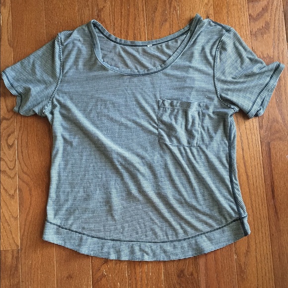 ❌SOLD❌Lululemon calm short sleeve Tonka black tee - Picture 3 of 4