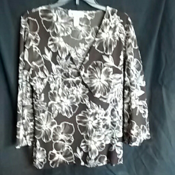 Nine & CO brown and white floral top - Picture 3 of 3