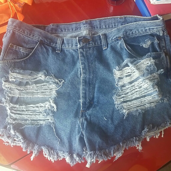 High waisted distressed cutoff shorts