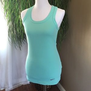 🍒REDUCED🍒NWOT Nike Dri-Fit ribbed workout tank