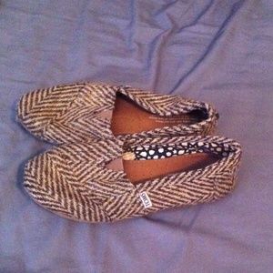 Brown gold zig zag toms