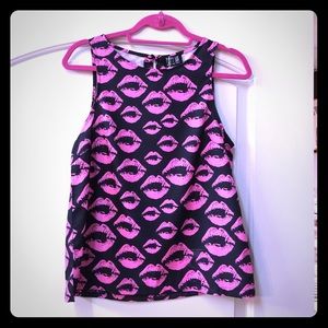 Black with pink lips sleeveless top