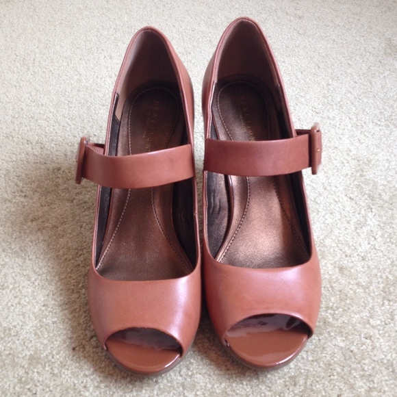 Kenneth Cole Reaction Brown Buckle Heels