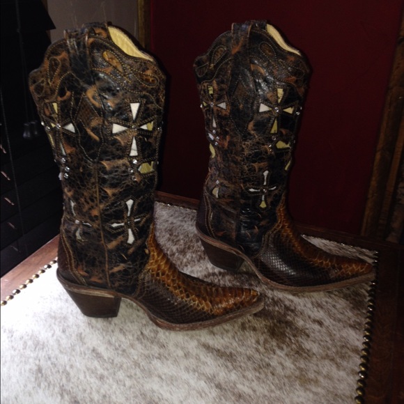 Size 6 Ladies Corral Boots