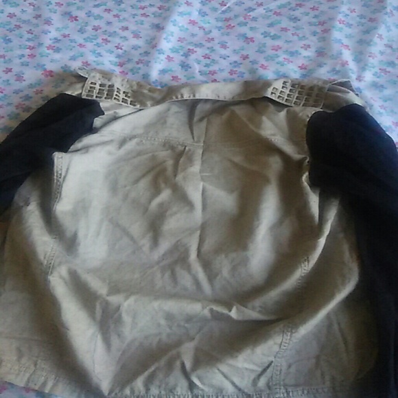 Jacket - Picture 3 of 4