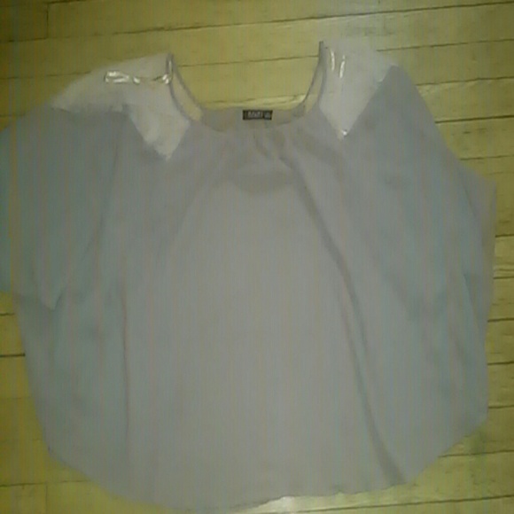 *REDUCED* Grey Short Top with Lace Shoulders