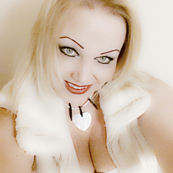 Necklace - Picture 3 of 3