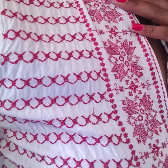 Embroidered Top - Picture 4 of 4