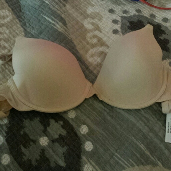Nude bra lightly lined