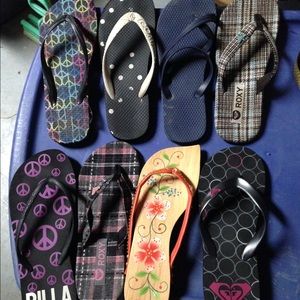 8 pair of flip flops