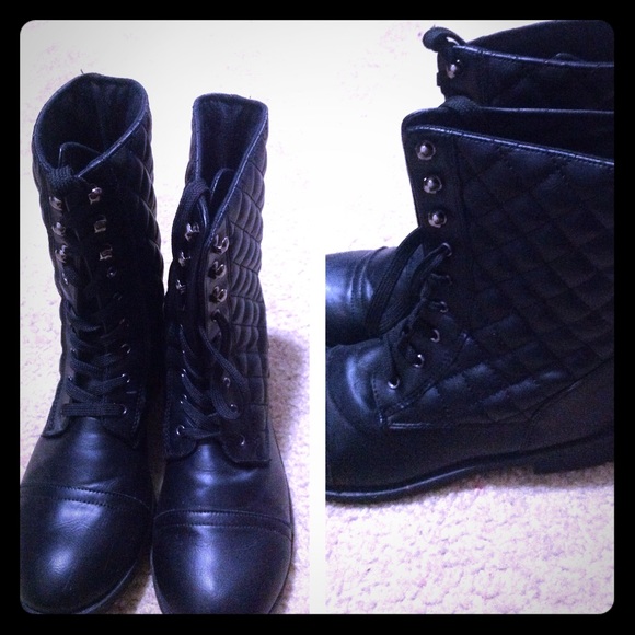🔲black combat boots🔲😍